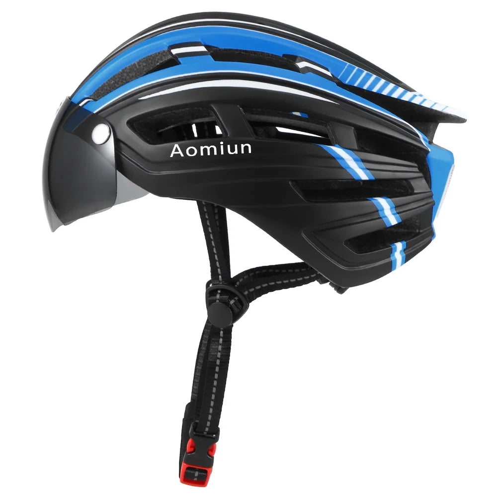 Motorcycling Helmet with Detachable Magnetic Visor E27535