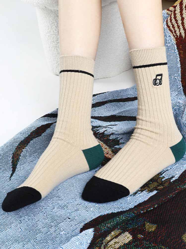 Embroidered Letter Socks B717023