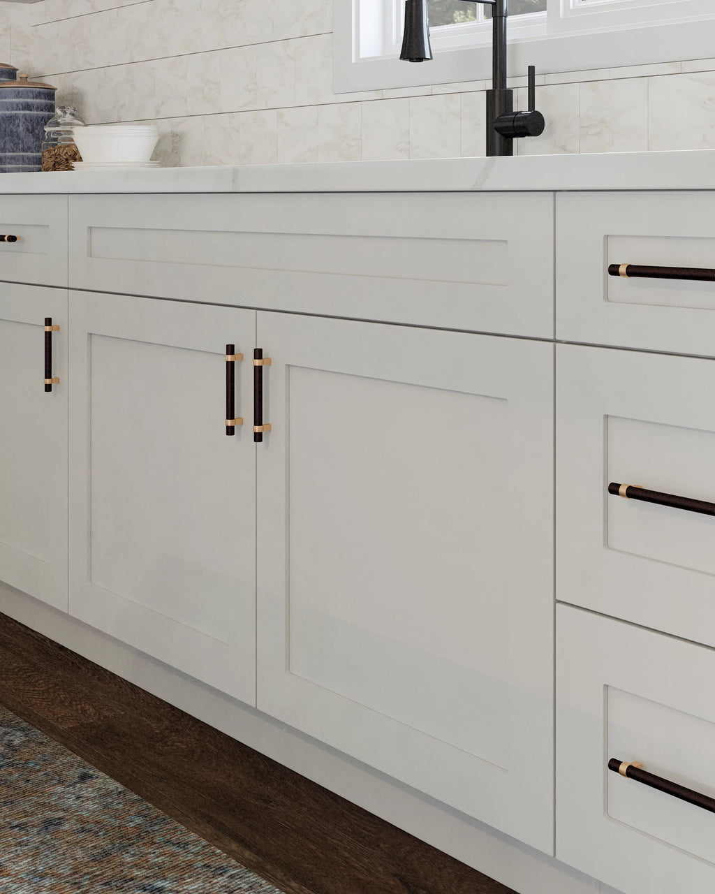 White Shaker Drawer Base Kitchen Cabinet 18x34.5x24 I678