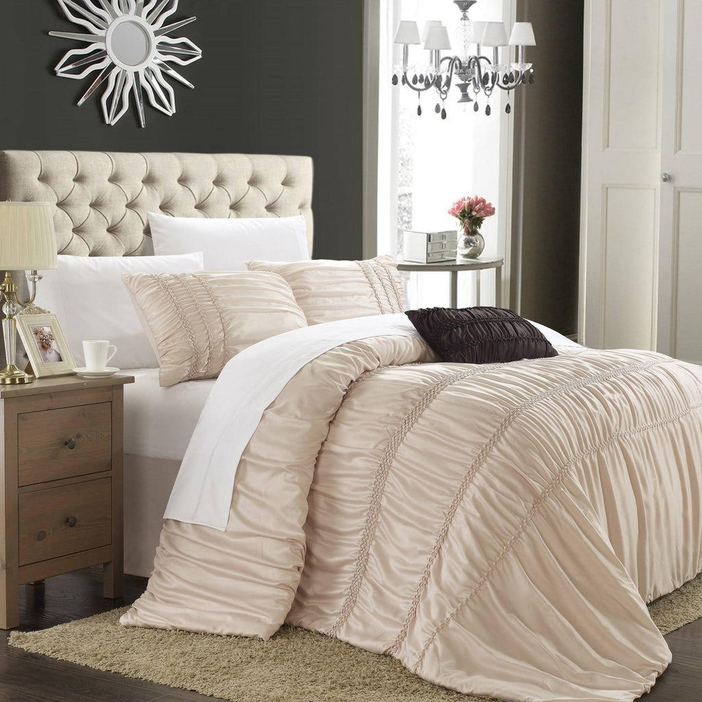 8 Piece Ruffled Duvet Cover Set Taupe King S2572