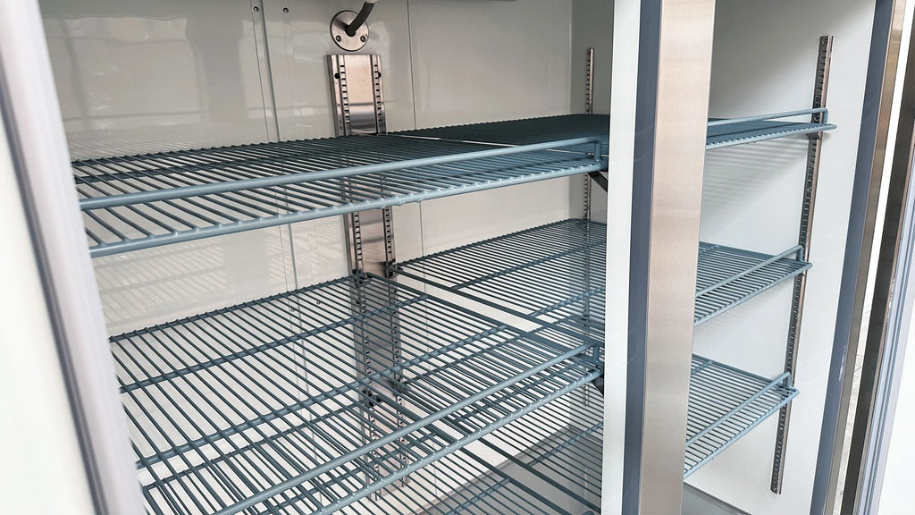 Commercial Reach In 2 Door Freezer U663