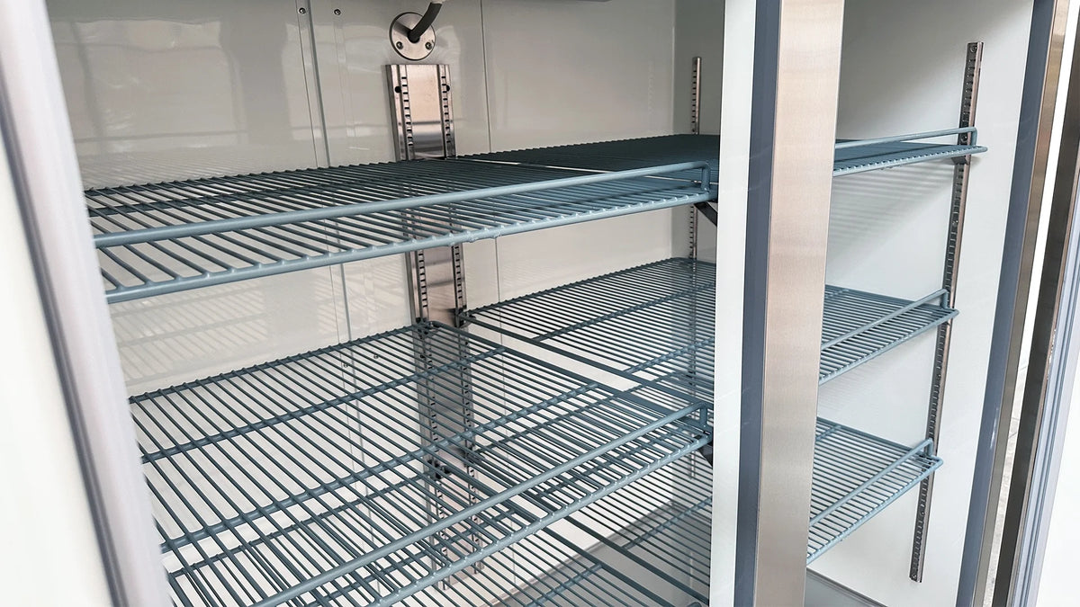 Commercial Reach In 2 Door Freezer U663