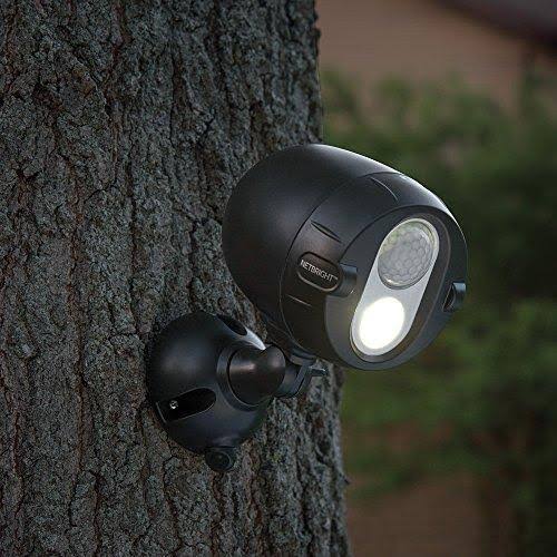 Networked LED Wireless Motion Sensing Light L61094