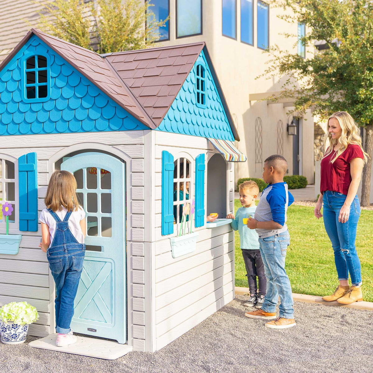 Kid's Outdoor Playhouse U42534