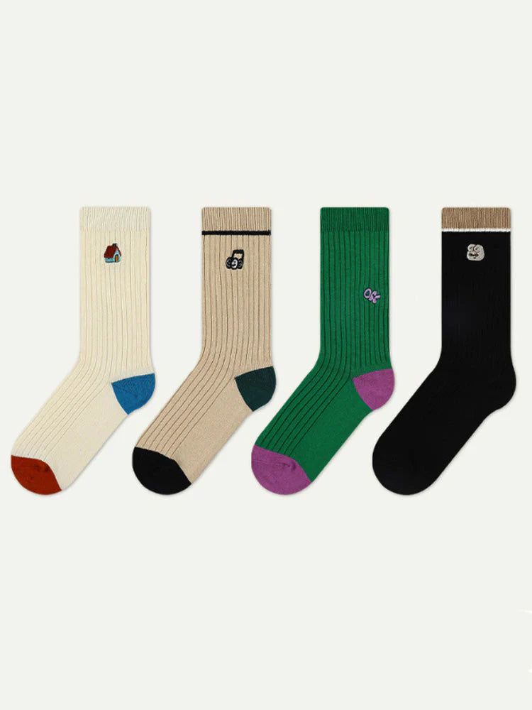 Embroidered Letter Socks B717023
