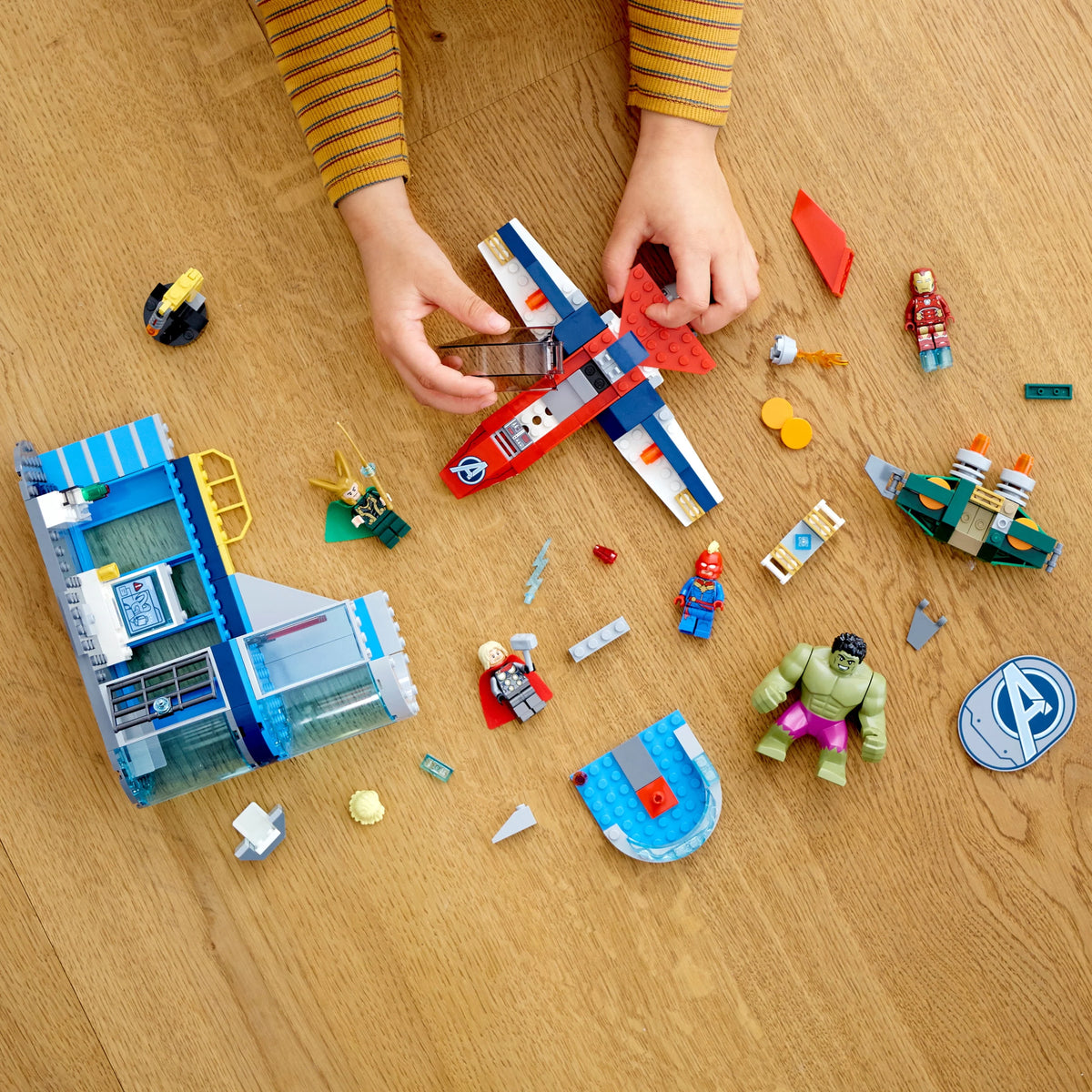 223 Piece Building Toy with Minifigures G21251