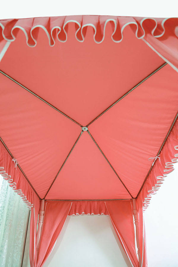 Light Pink Twin Bed E2391