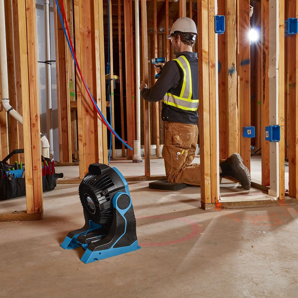 Cordless Dual Power Jobsite Fan G70835